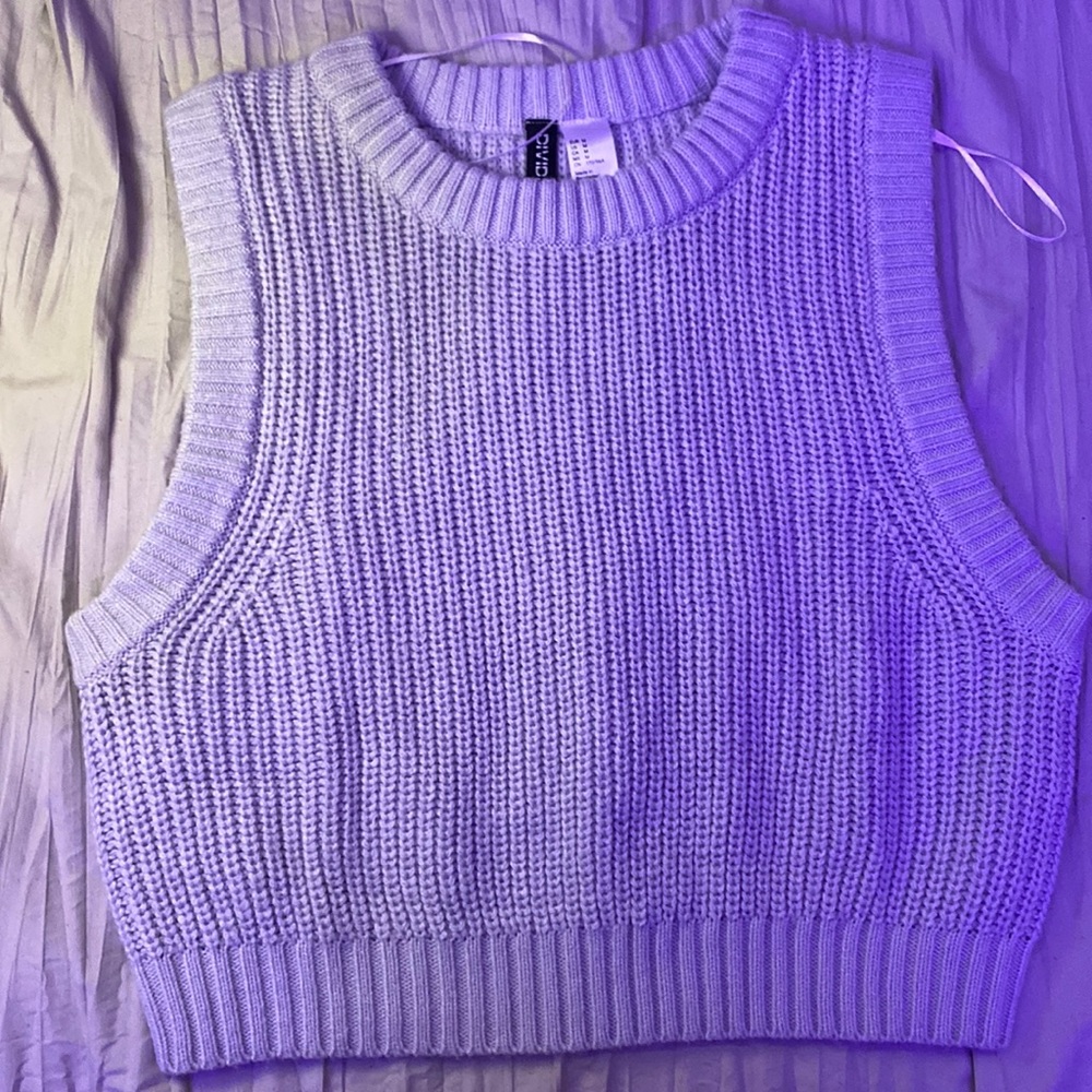 Crop sweater vest